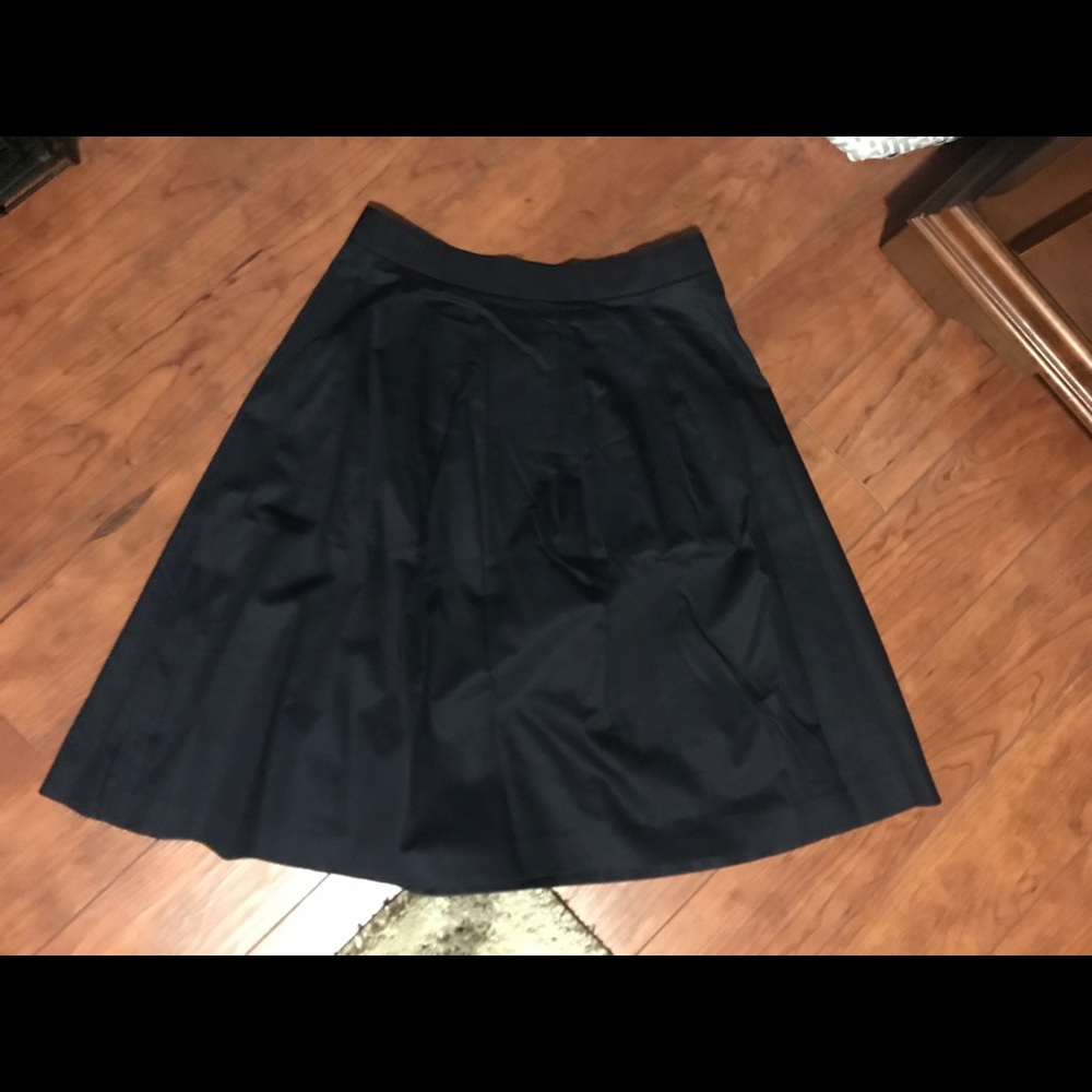 Loft navy skirt nwot